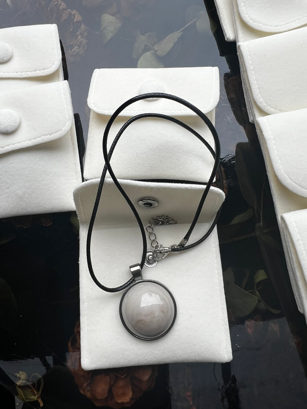 Ivory Pearl Pendant Necklace