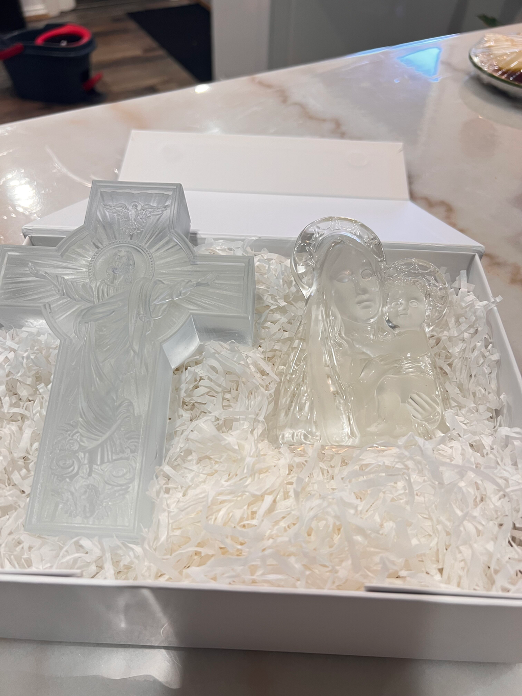 Our Lady of Grace-Virgin Mary & Child Jesus Resin Statue