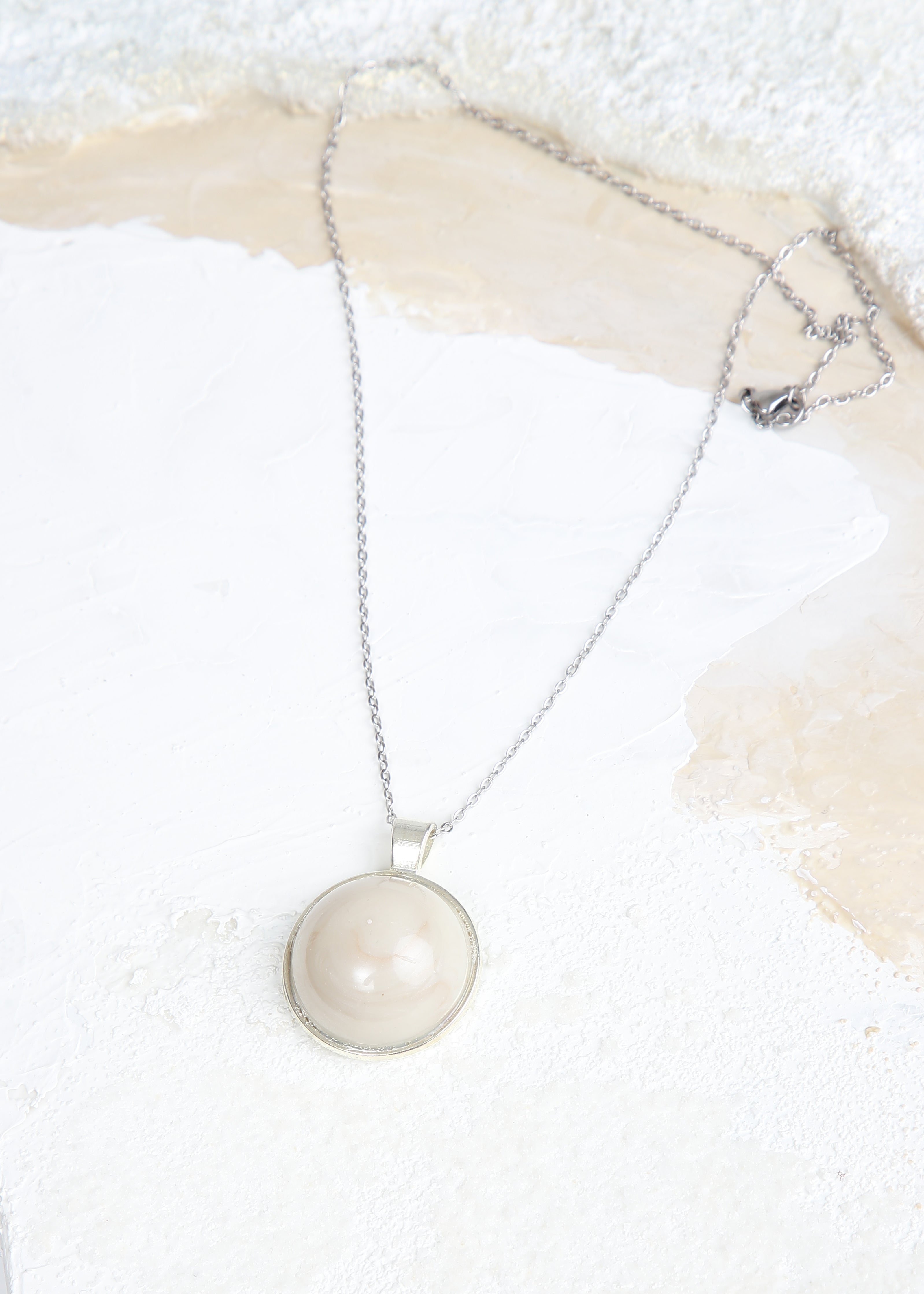 Ivory Pearl Pendant Necklace